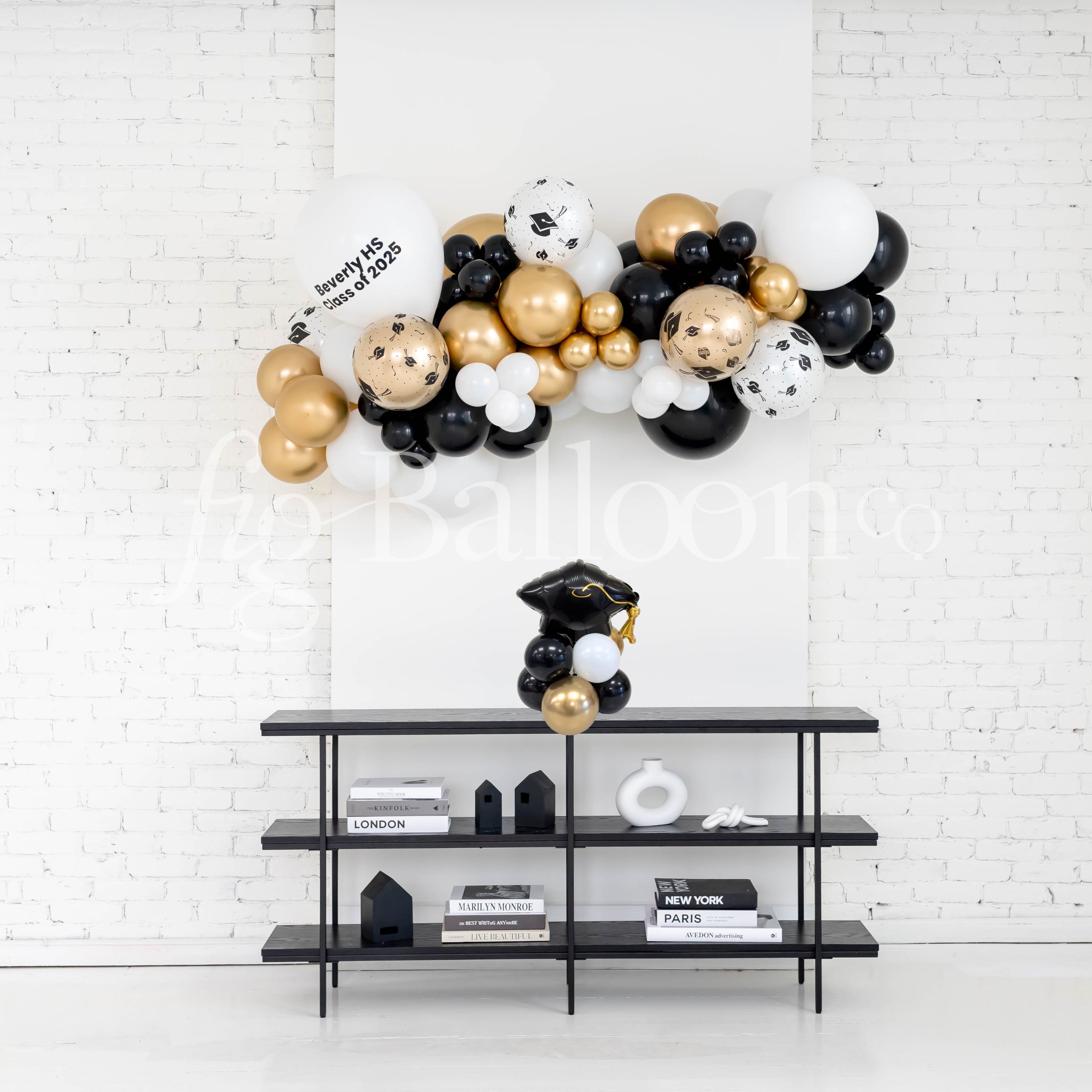 Tabletop Graduation Cap Balloon Stack – Fig Balloon Co.