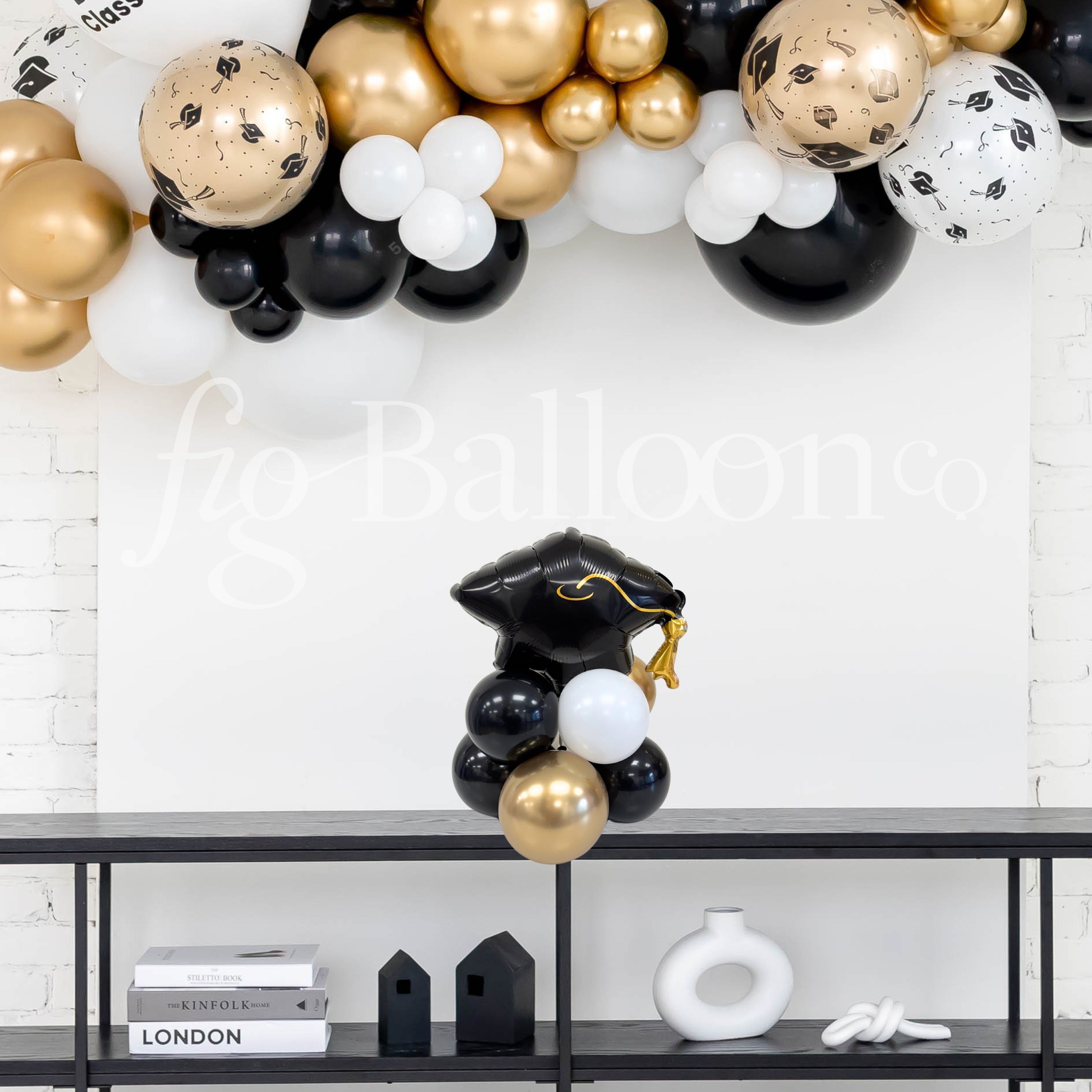 Tabletop Graduation Cap Balloon Stack – Fig Balloon Co.