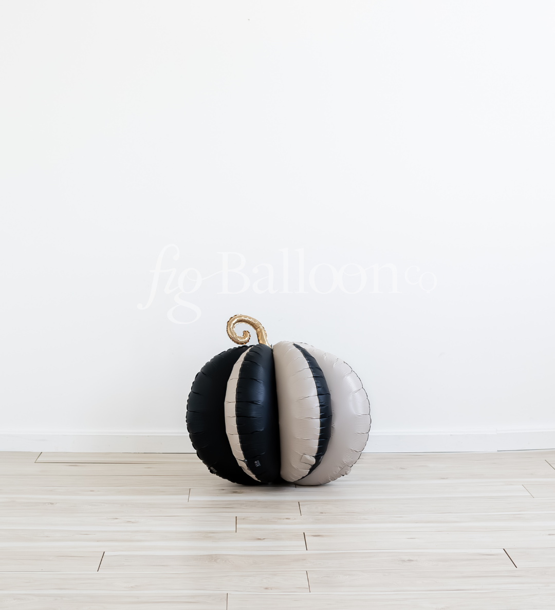 Black & White Pumpkin Balloon!