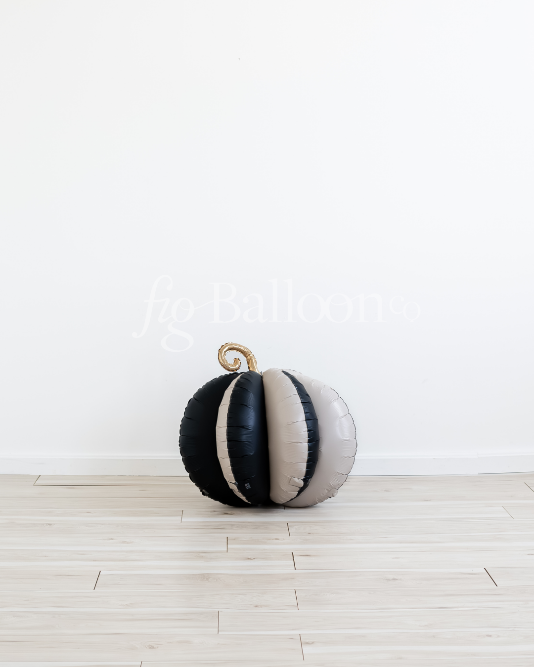 Black & White Pumpkin Balloon!