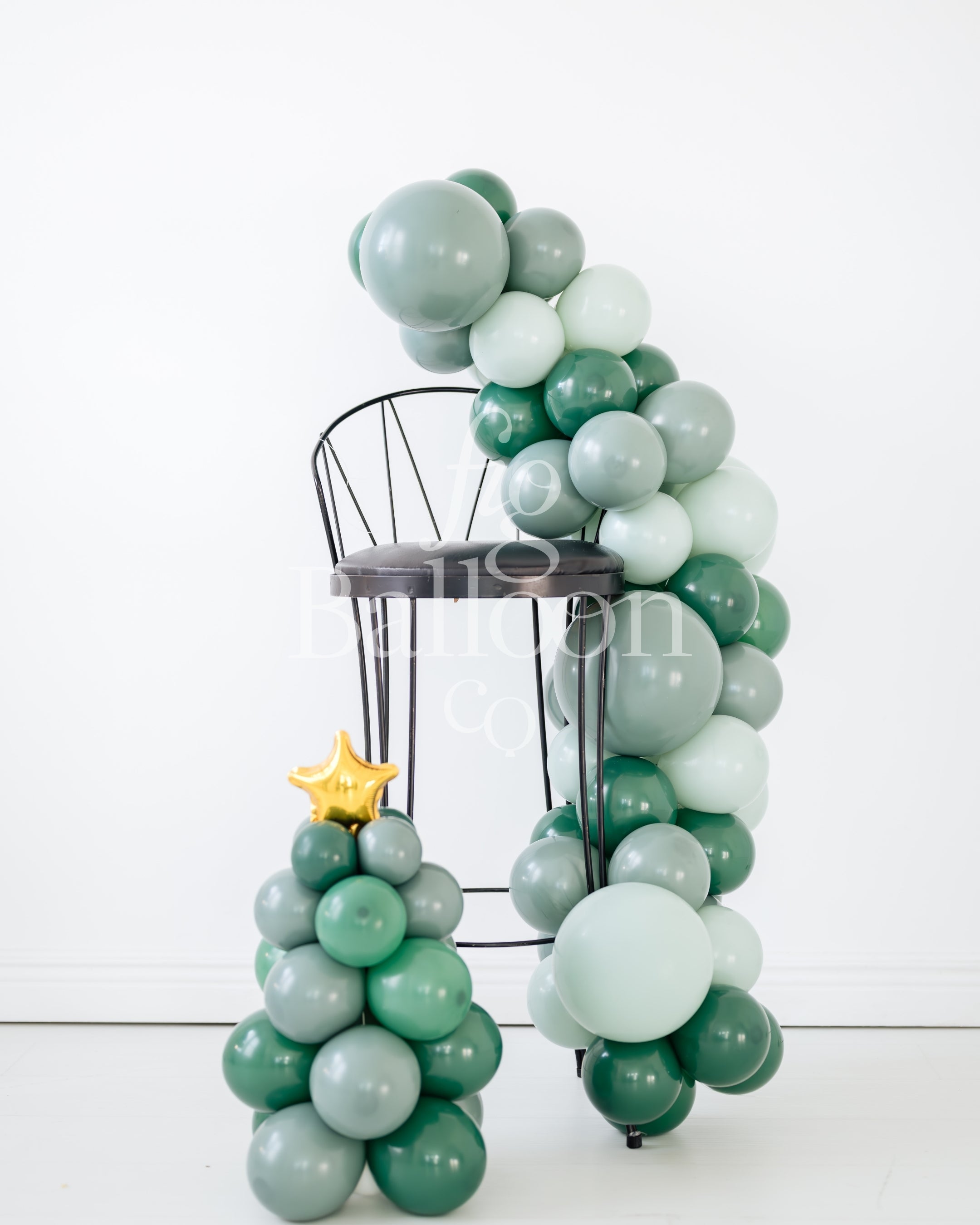 Christmas Tree Tabletop Balloon Stack
