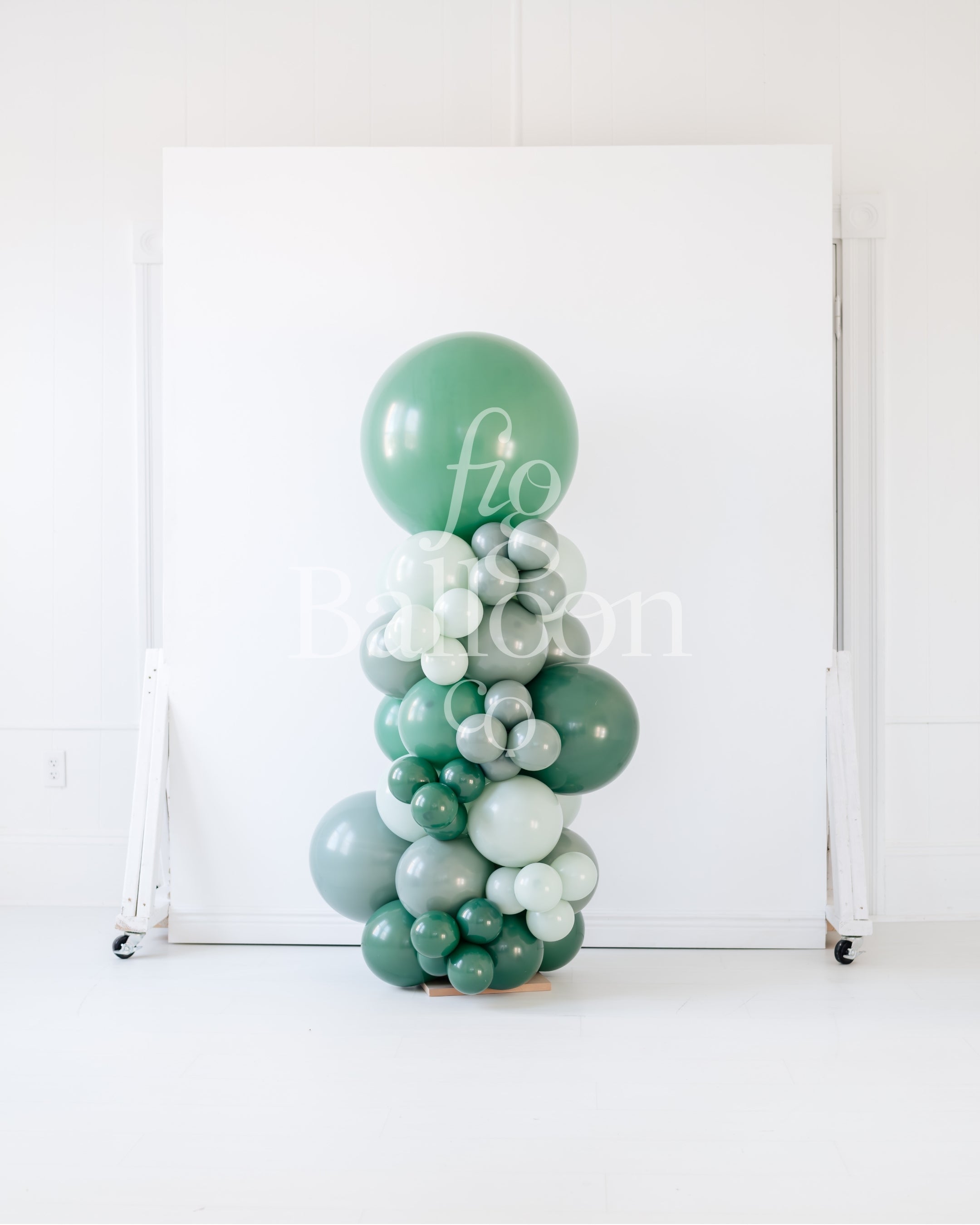 Evergreen Column with Jumbo Topper