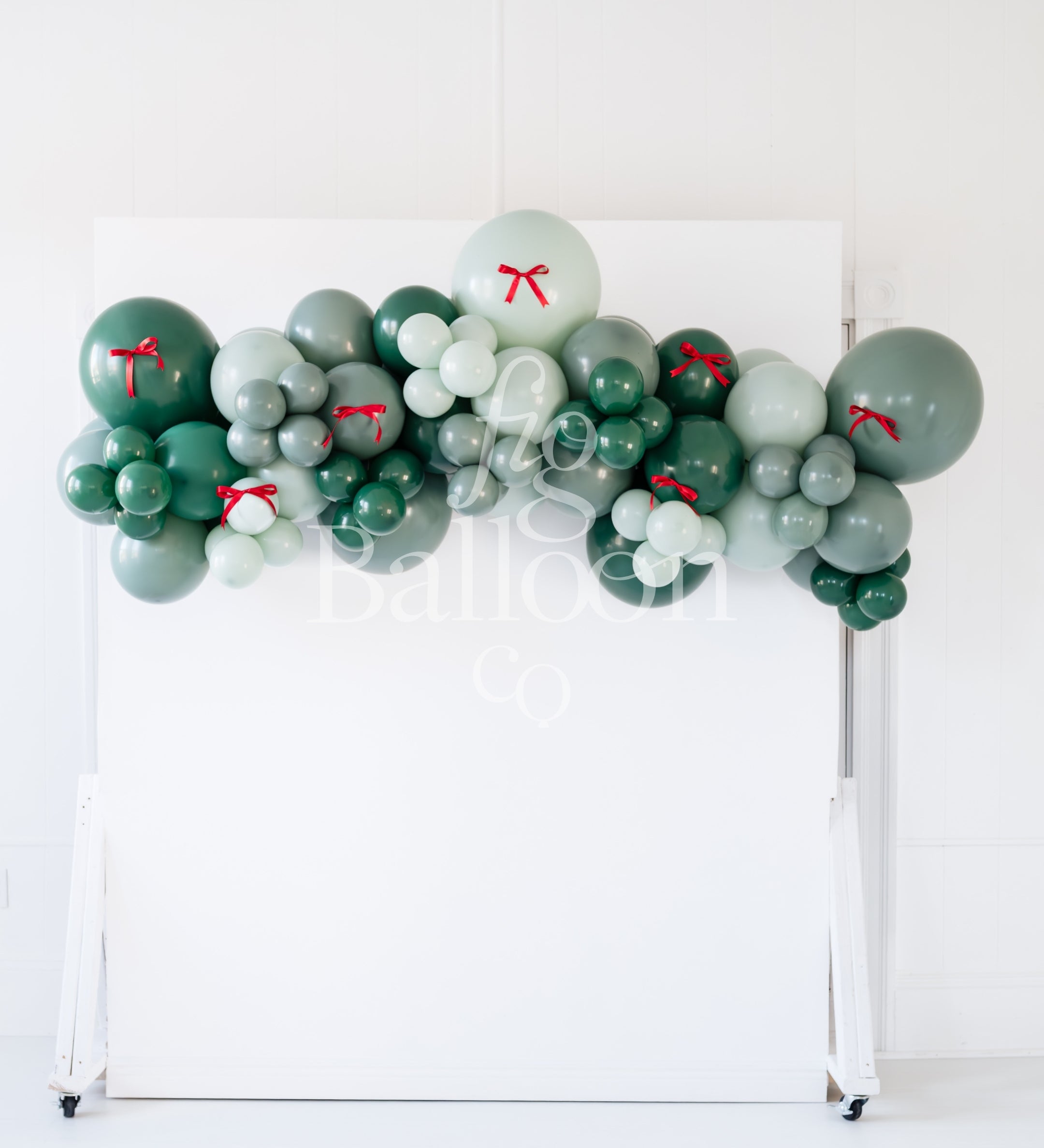Evergreen with Red Satin Bows Balloon Garland
