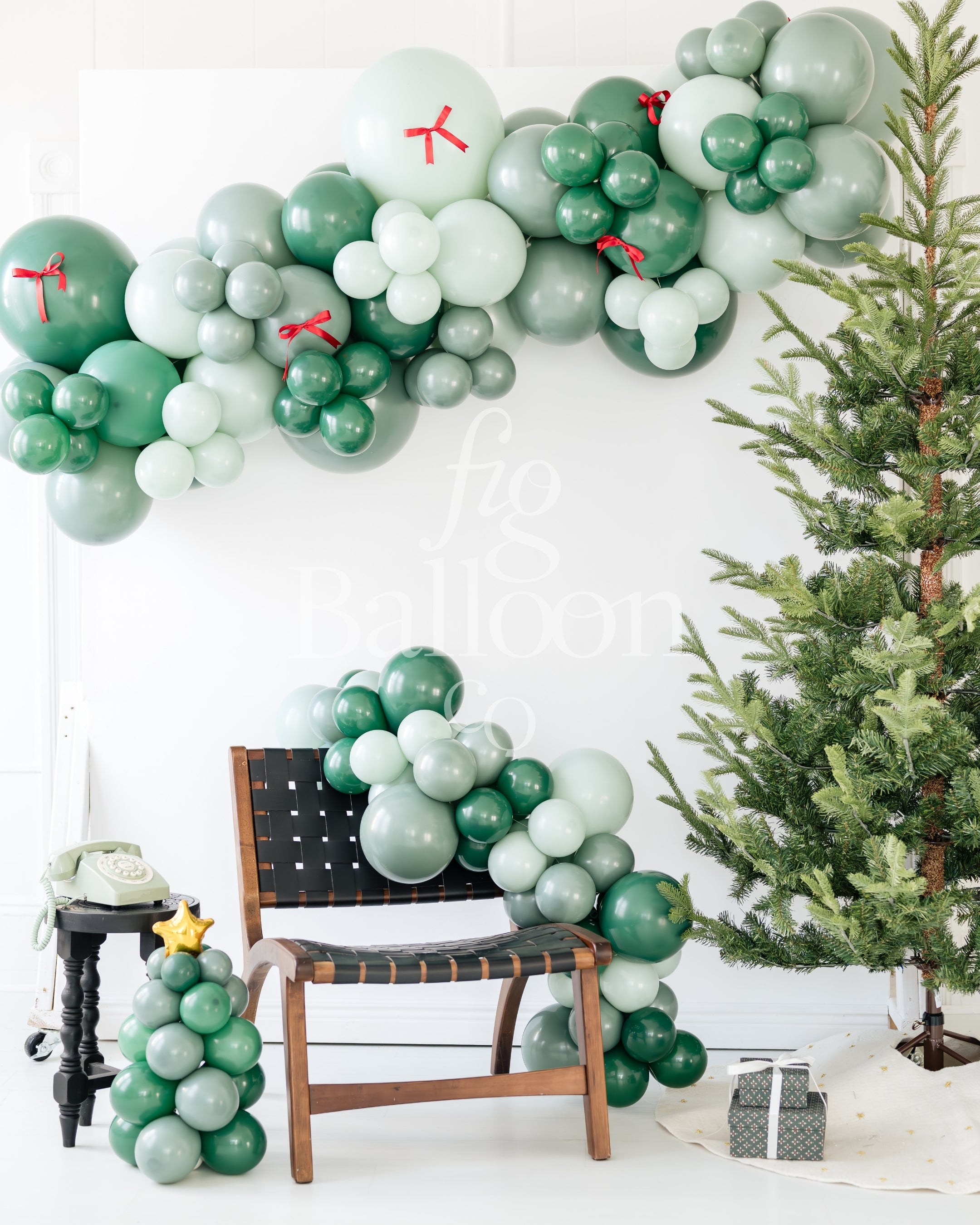 Evergreen with Red Satin Bows Balloon Garland