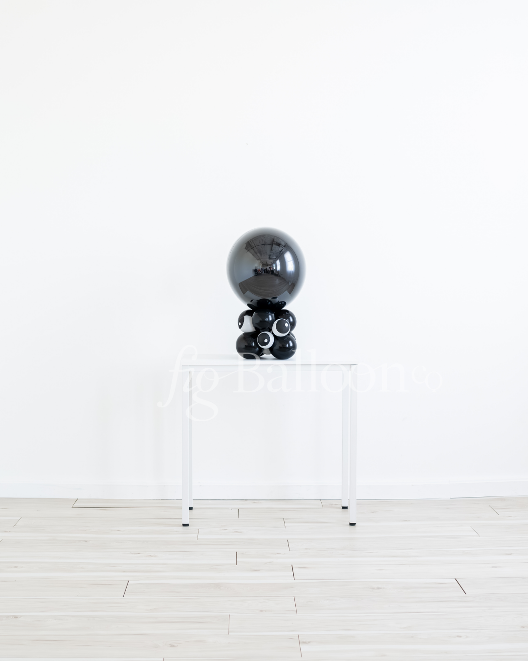 Eyeball Tabletop Balloon Stack!