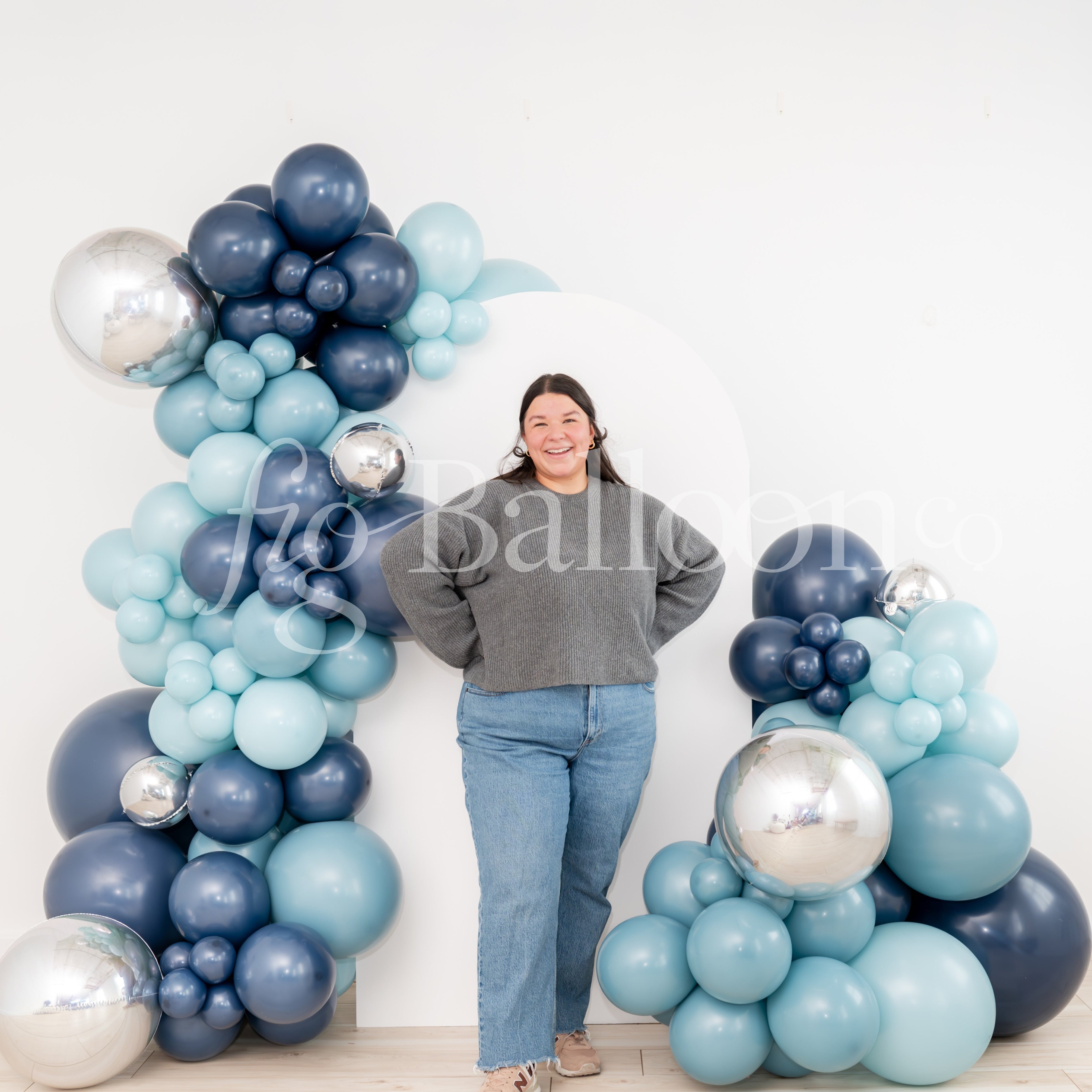 Fig Balloon Co Arch Backdrop with Balloon Garland 3