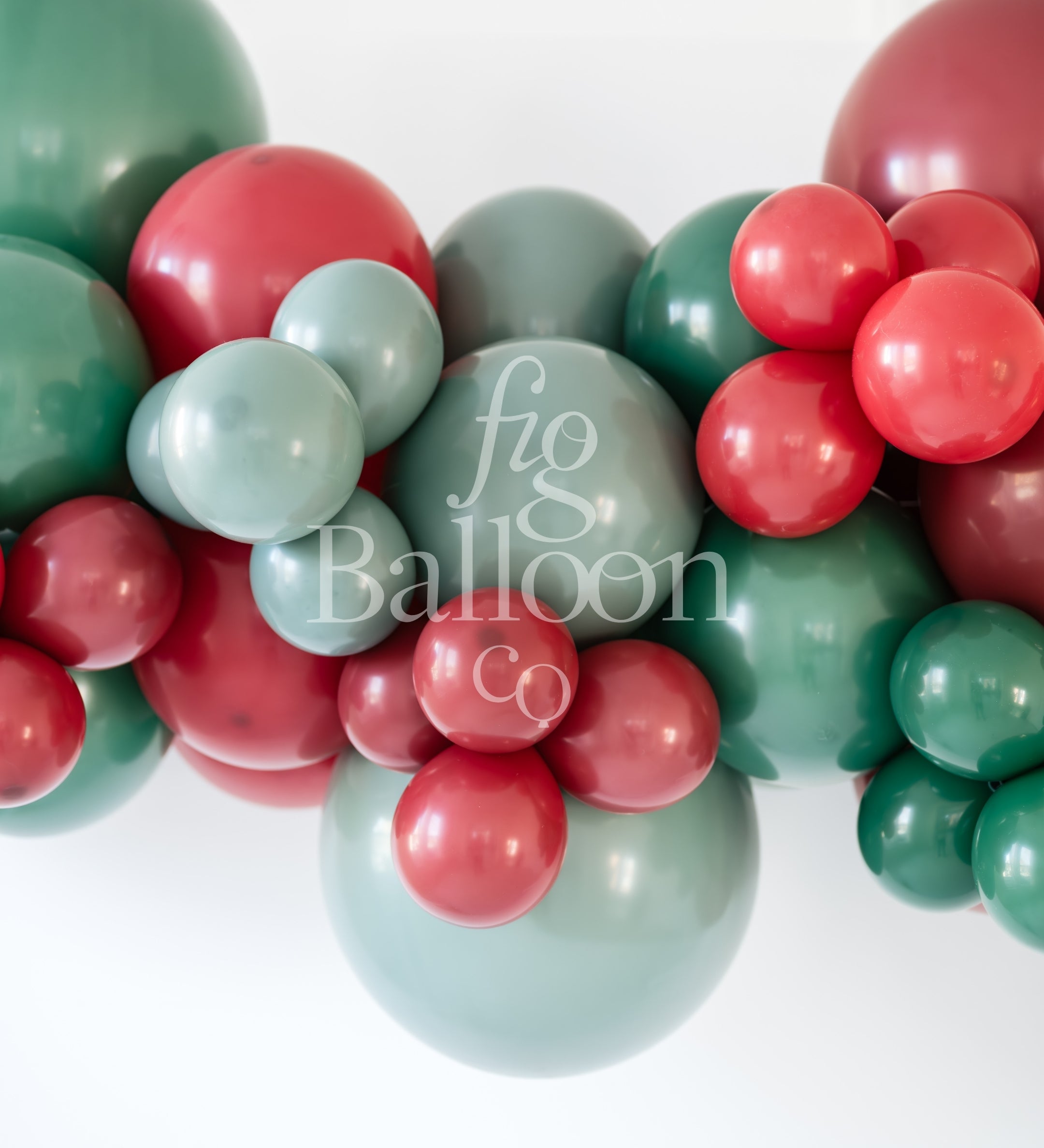 Mistletoe Balloon Garland